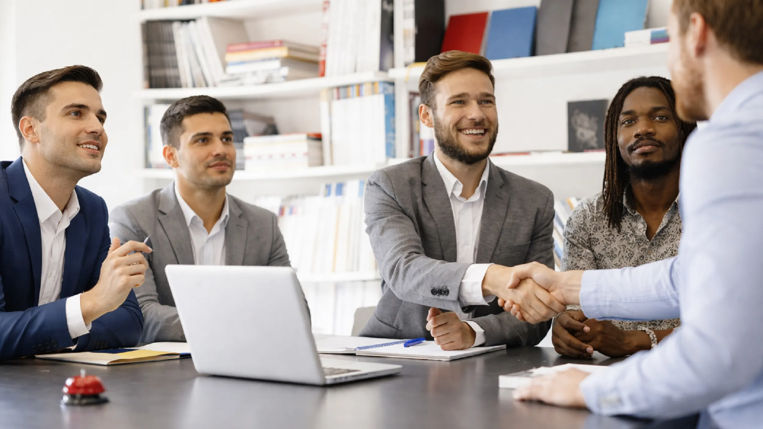 What to Consider Before Hiring Digital Marketing Analytics Services in Riyadh