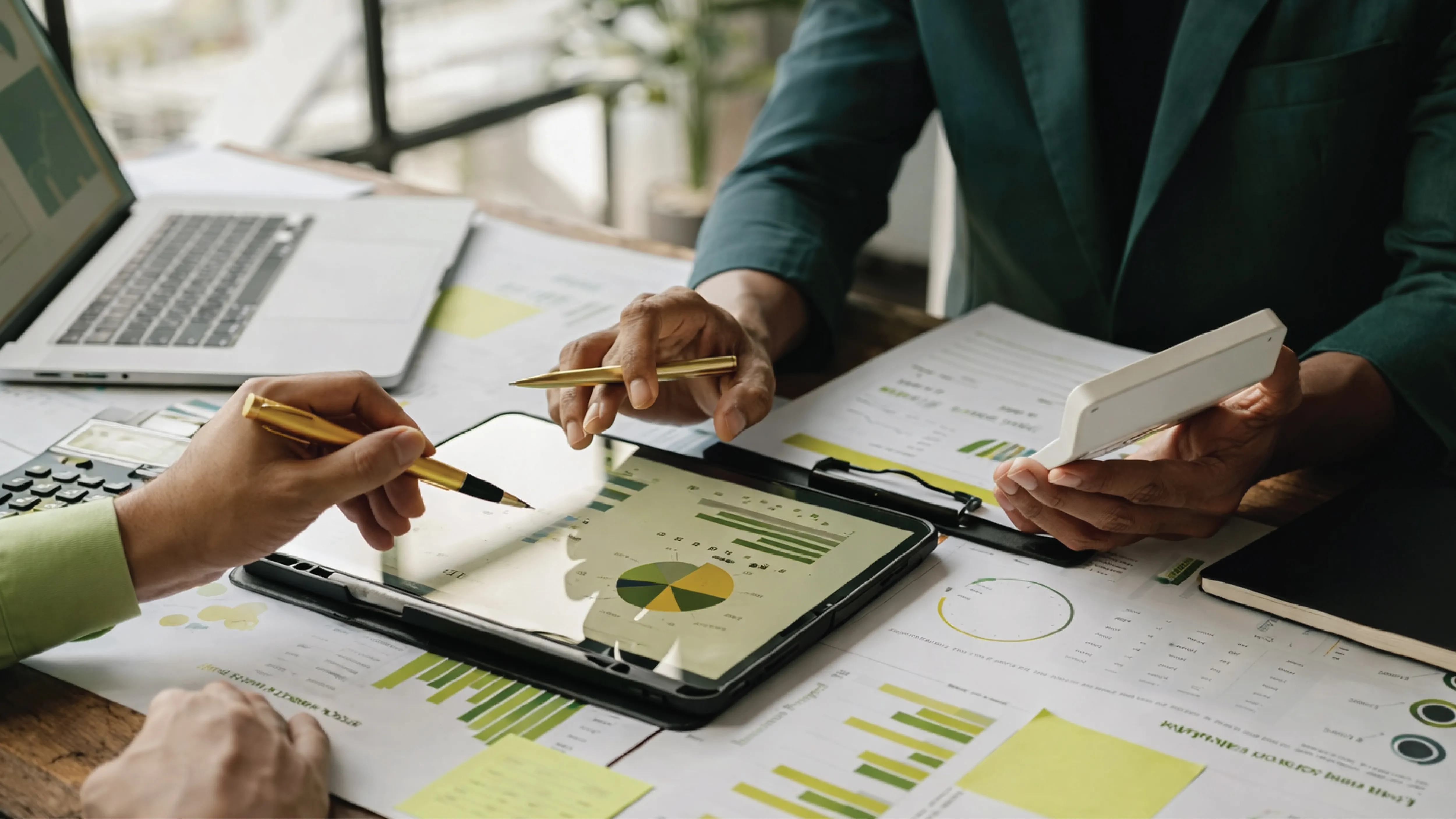 What to Consider Before Hiring a Social Media Marketing Agency in Tabuk